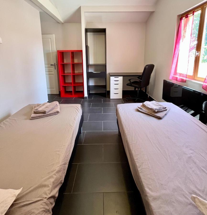 Maison Spacieuse Avec Grand Jardin Et Parking A 20 Min De Lyon Simandres Екстериор снимка