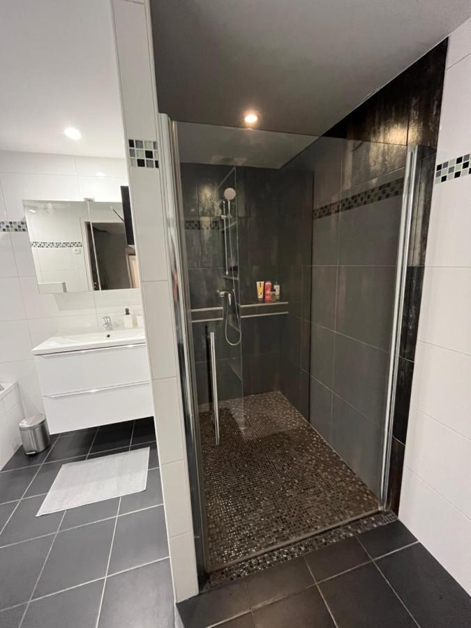 Maison Spacieuse Avec Grand Jardin Et Parking A 20 Min De Lyon Simandres Екстериор снимка